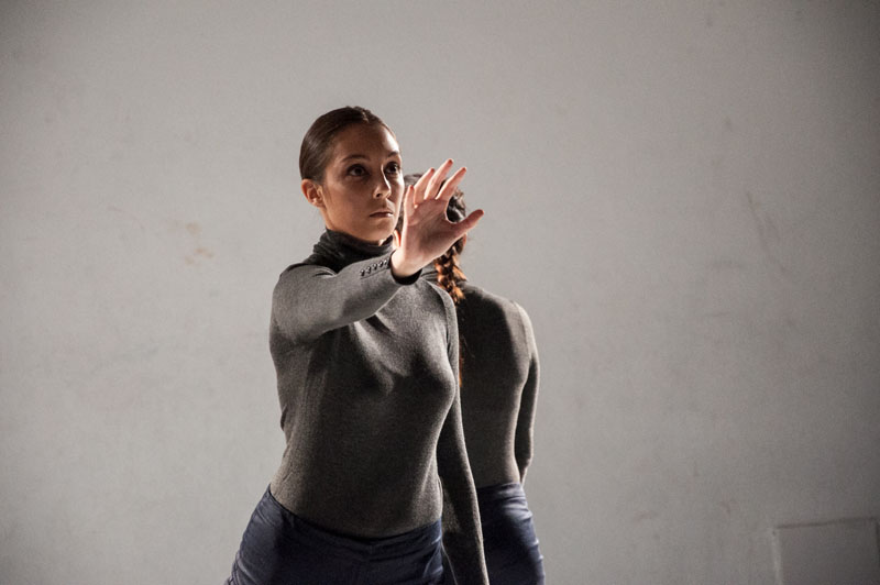 01_under your seat_1