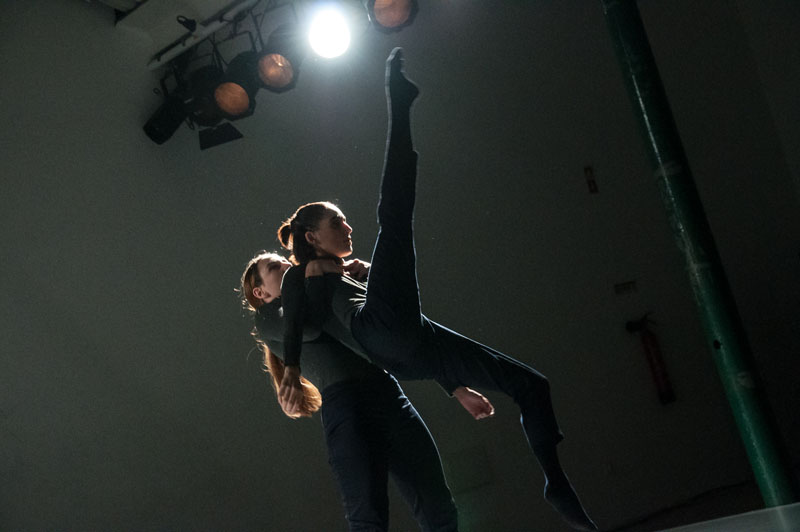 01_under your seat_2