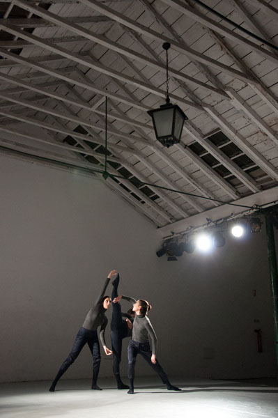 01_under your seat_3