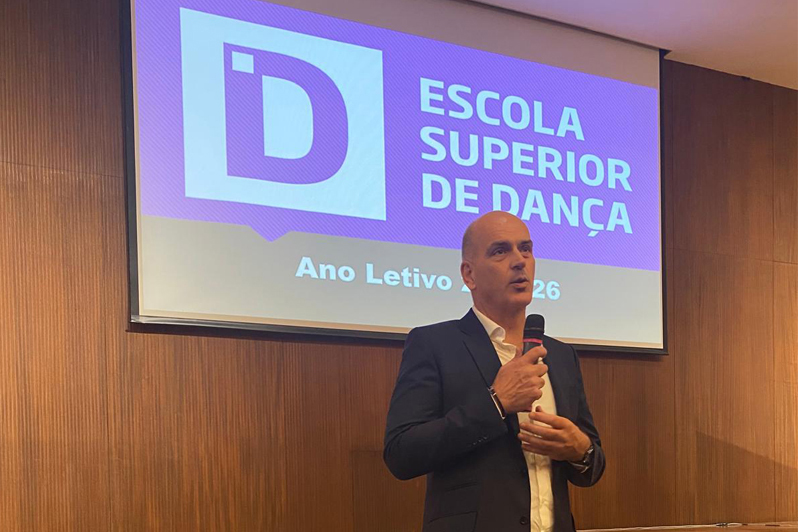 diretor da esd em discurso